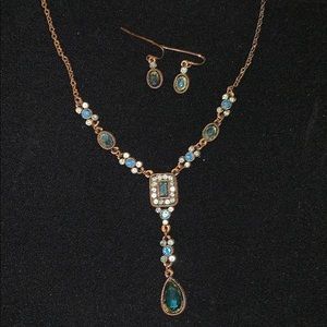 Beautiful blue & gold tone necklace & earring set